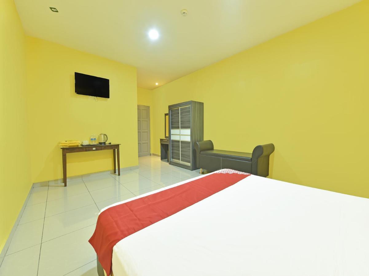 Oyo 90722 D'Puncak Hotel Cao nguyên Cameron Ngoại thất bức ảnh