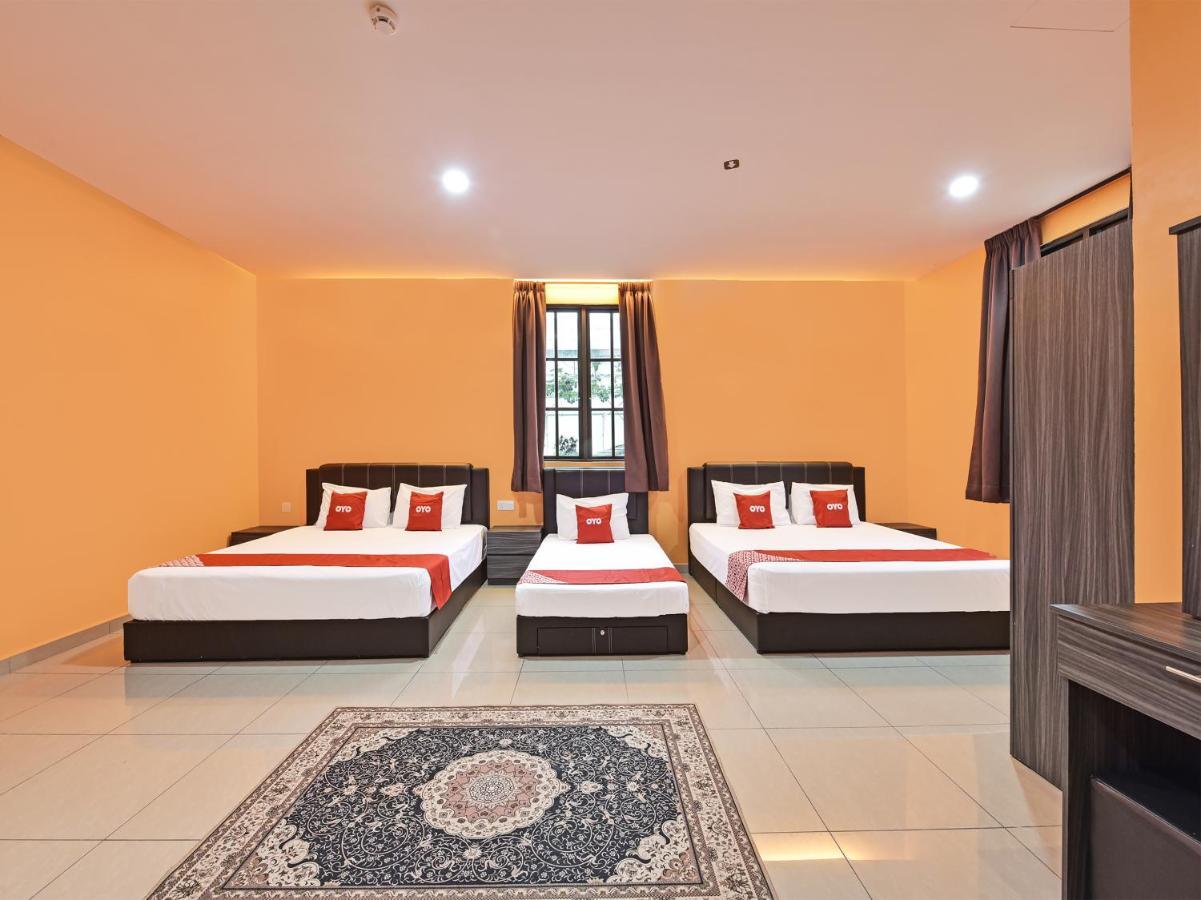 Oyo 90722 D'Puncak Hotel Cao nguyên Cameron Ngoại thất bức ảnh