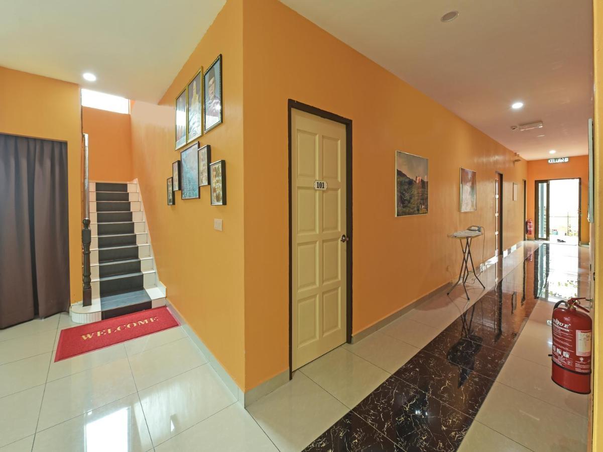 Oyo 90722 D'Puncak Hotel Cao nguyên Cameron Ngoại thất bức ảnh