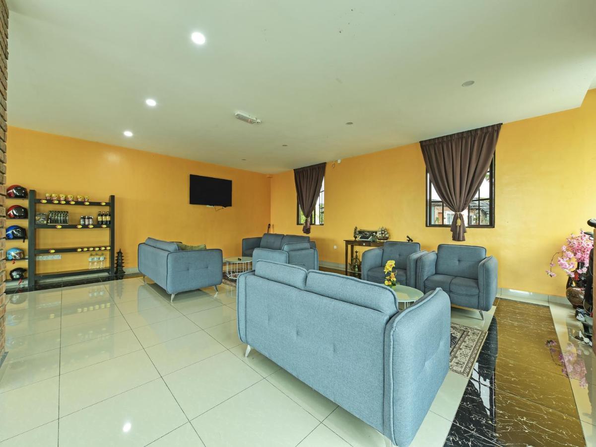 Oyo 90722 D'Puncak Hotel Cao nguyên Cameron Ngoại thất bức ảnh
